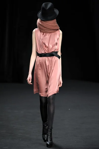 Look 8